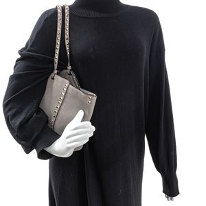 Bolsa Valentino Garavani Tote Rockstud Cinza