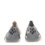Slide-Adidas-Yeezy-Foam-Bicolor