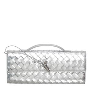 Bolsa Bottega Veneta Andiamo Intreciatto Prateada