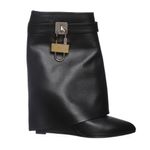 Bota-Givenchy-Shark-Lock-Couro-Preta