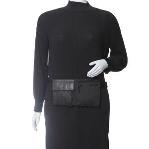 Pochette Gucci Guccissima Preta