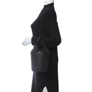 Bolsa Staud Bucket Preta