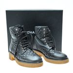 Bota-Chanel-Coturno-Matelasse-Preto-