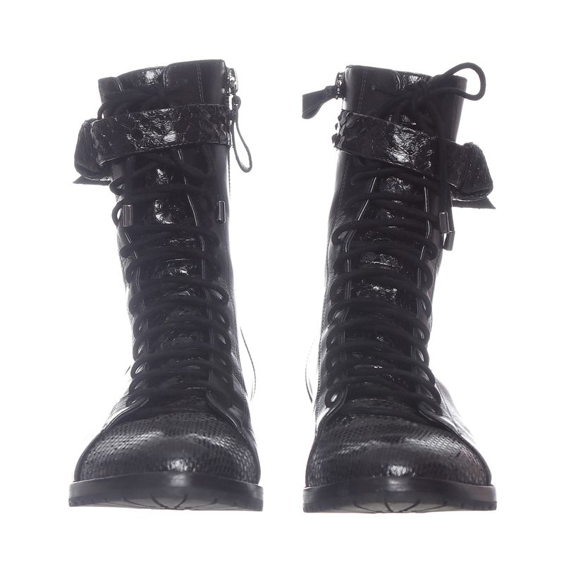 Bota-Alexandre-Birman-Clarita-com-Couro-Exotico-Preta