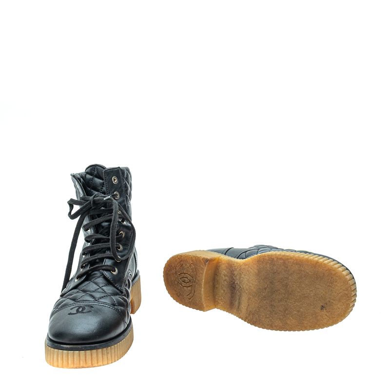 Bota-Chanel-Coturno-Matelasse-Preto-