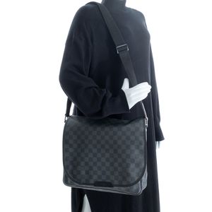 Bolsa Louis Vuitton Messenger Damier Graphite