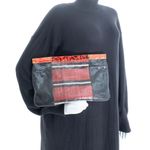 Clutch-Alexander-McQuenn-Couro-Exotico-Preto-e-Vermelho-