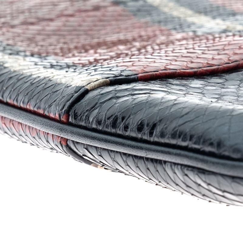 Clutch-Alexander-McQuenn-Couro-Exotico-Preto-e-Vermelho-