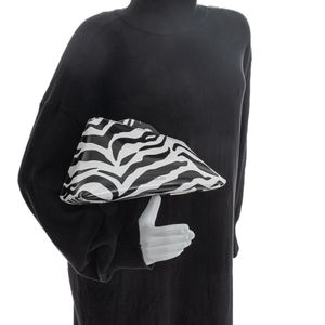Clutch The Attico ''8.30 PM'' Preto e Branco