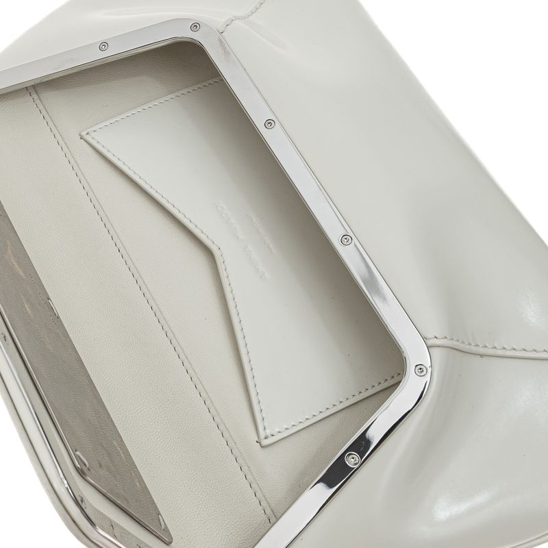 Bolsa-Amina-Muaddi--Almond-Spazzolato-Creme-