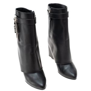 Bota Givenchy Shark Lock Couro Preto