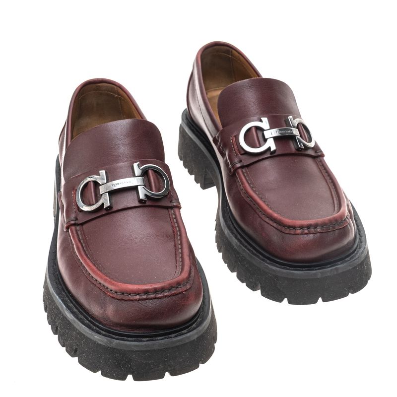Mocassim-Ferragamo-Tratorado-Couro-Vinho-