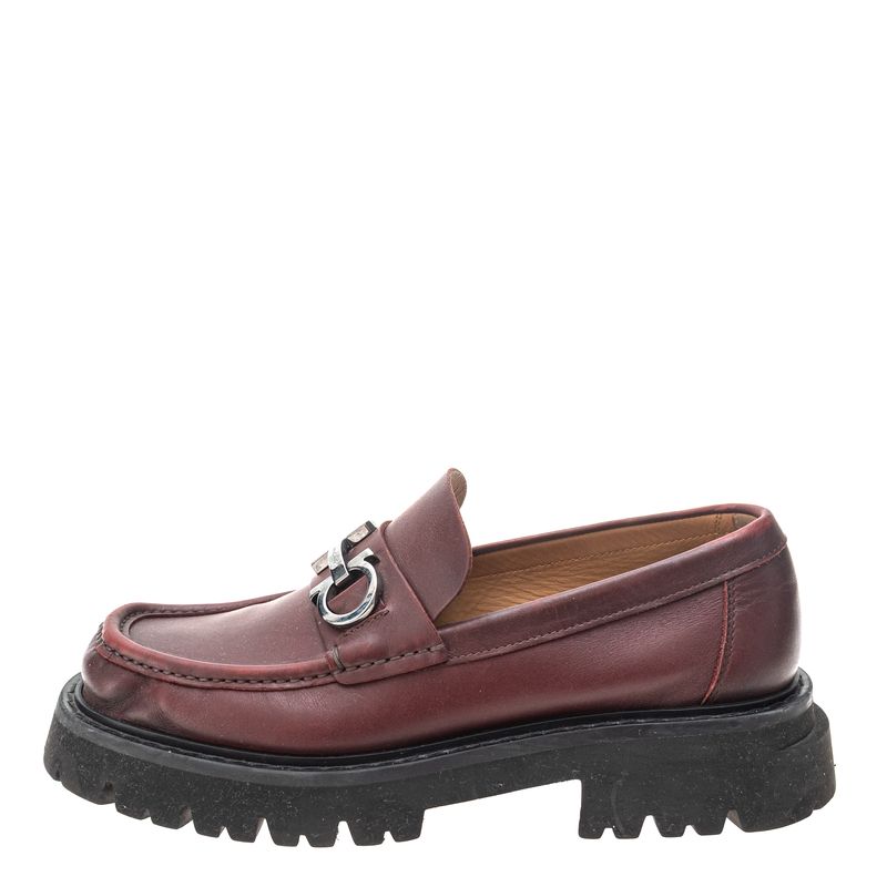 Mocassim-Ferragamo-Tratorado-Couro-Vinho-