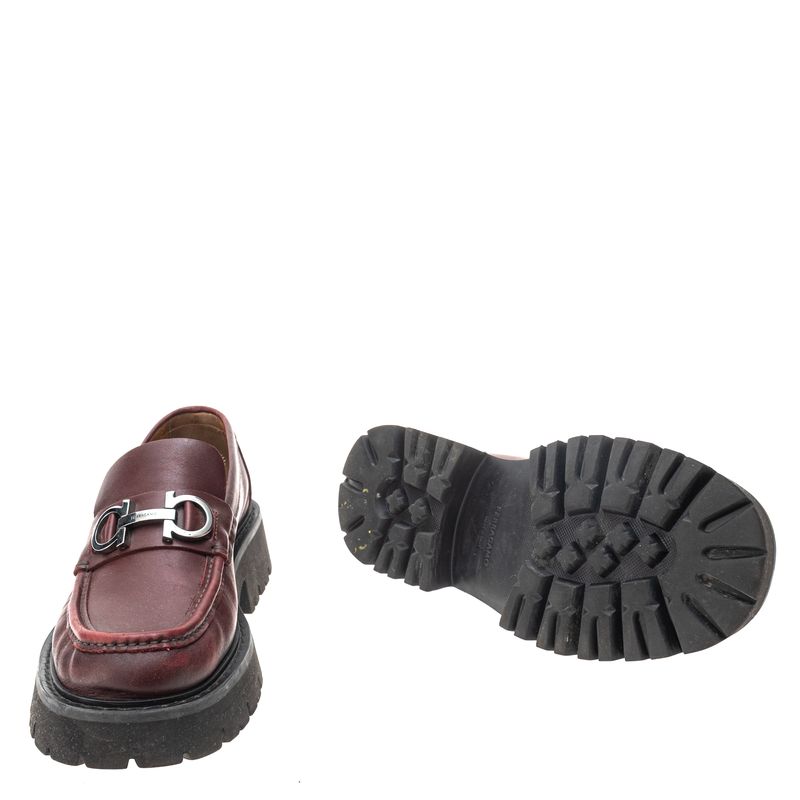 Mocassim-Ferragamo-Tratorado-Couro-Vinho-