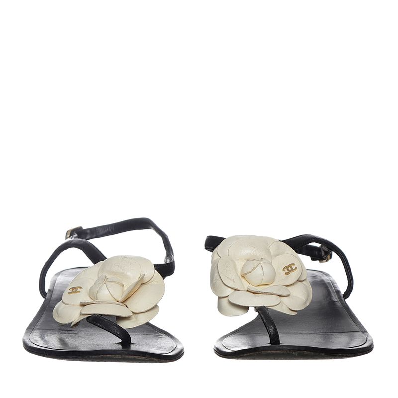 Sandalia-Chanel-Rasteira-Camelia-Preta