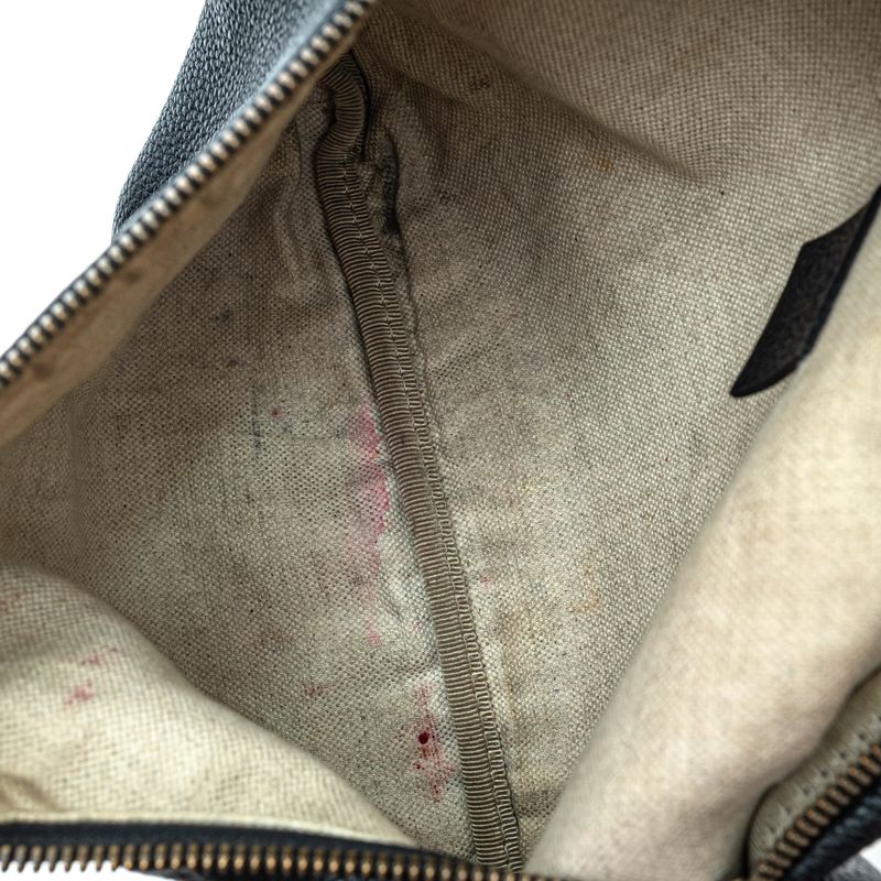 Pochete-Gucci-Logo-Couro-Preta-