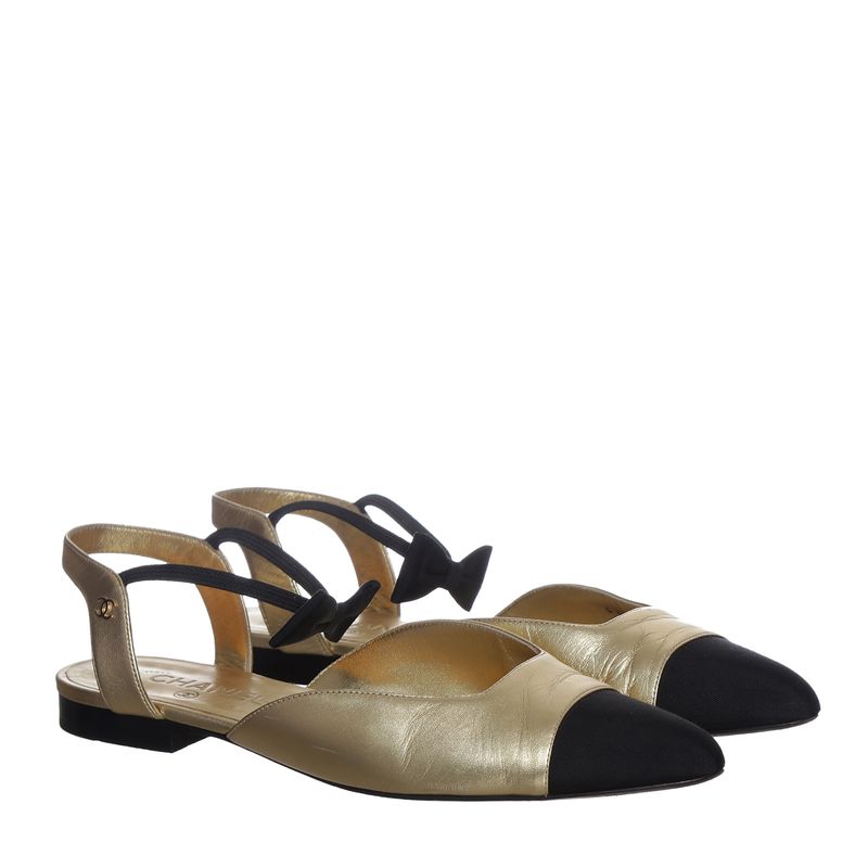 Sapato-Chanel-Com-Laco-Dourado