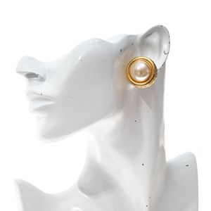 Brinco de Pressão Vintage Esfera Perolada Dourado