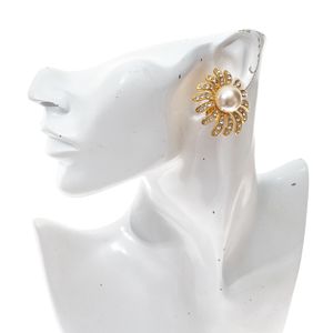 Brinco de Pressão Vintage Esfera Perolada e Strass Dourado