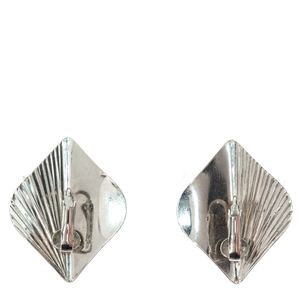 Brinco Vintage Assimétrico Prateado