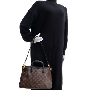 Bolsa Louis Vuitton Pallas Monograma e Couro Preto