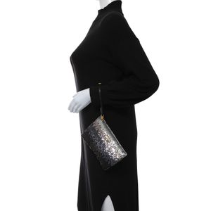 Clutch Prada Paetes Cinza