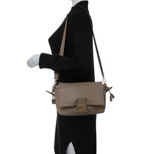 Bolsa Fendi Mamma Baguette Média